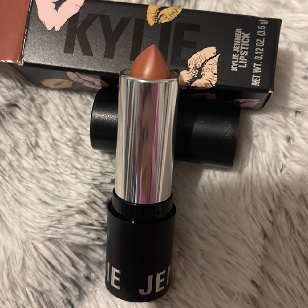 Kylie Cosmetics Satin Creme Lipstick Dulce De Leche NIB